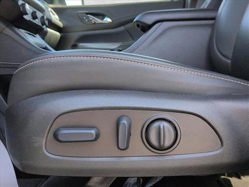 White Frost Tricoat 2023 GMC Acadia AWD SLT