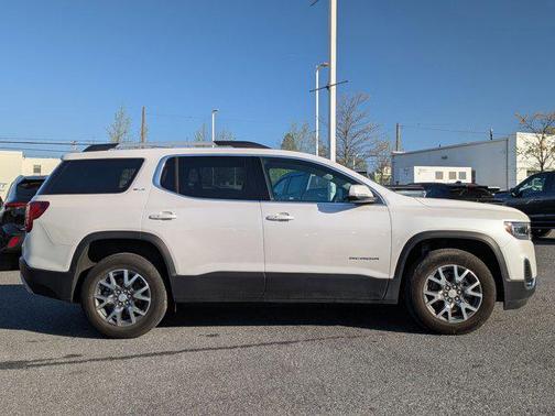 White Frost Tricoat 2023 GMC Acadia AWD SLT