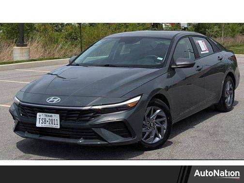 2024 Hyundai ELANTRA SEL