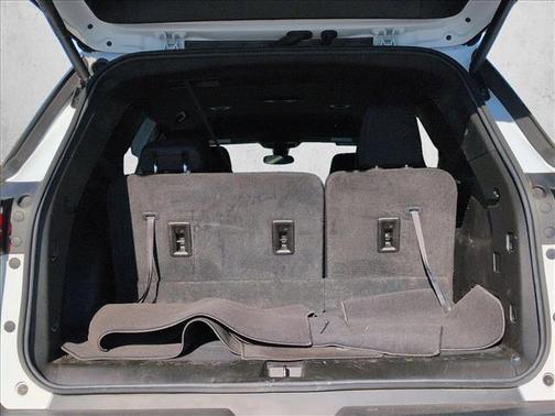 Summit White 2023 Chevrolet Traverse LT Cloth