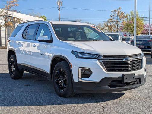 Summit White 2023 Chevrolet Traverse LT Cloth