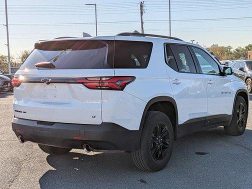 Summit White 2023 Chevrolet Traverse LT Cloth