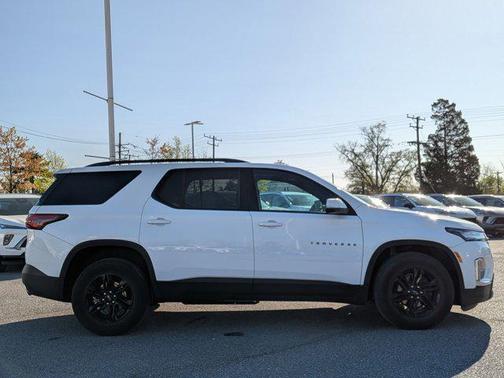 Summit White 2023 Chevrolet Traverse LT Cloth