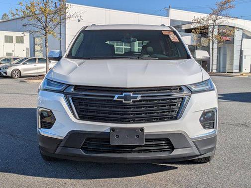 Summit White 2023 Chevrolet Traverse LT Cloth