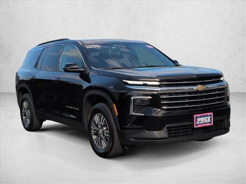 Mosaic Black Metallic 2024 Chevrolet Traverse LT