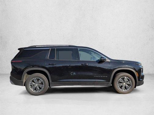 Mosaic Black Metallic 2024 Chevrolet Traverse LT