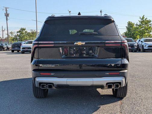 Mosaic Black Metallic 2024 Chevrolet Traverse LT