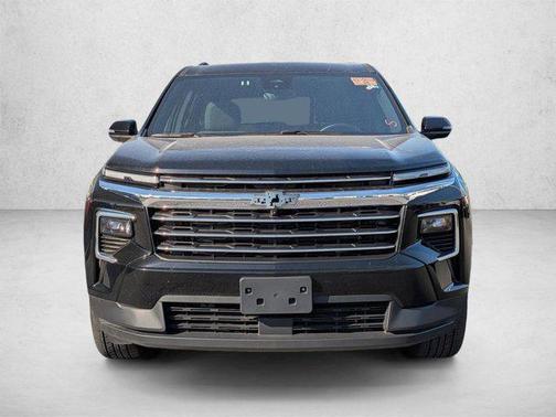 Mosaic Black Metallic 2024 Chevrolet Traverse LT