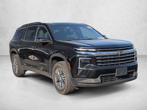 Mosaic Black Metallic 2024 Chevrolet Traverse LT