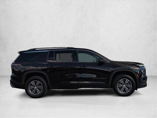 Mosaic Black Metallic 2024 Chevrolet Traverse LT