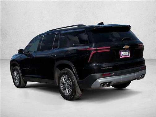 Mosaic Black Metallic 2024 Chevrolet Traverse LT