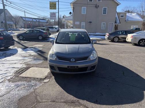 2011 Nissan Versa 1.8 S
