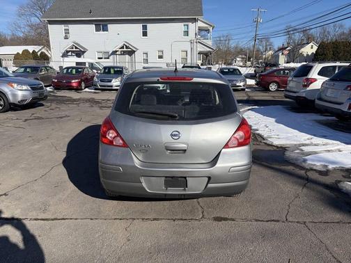 2011 Nissan Versa 1.8 S