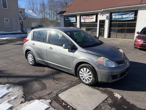 2011 Nissan Versa 1.8 S