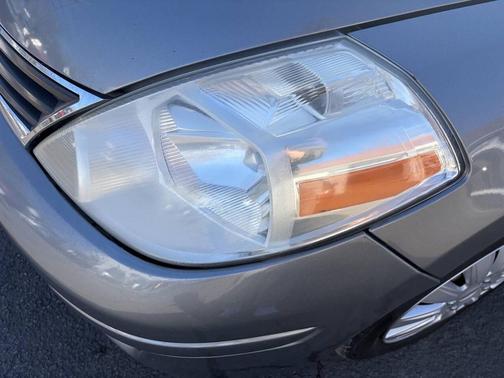 2011 Nissan Versa 1.8 S