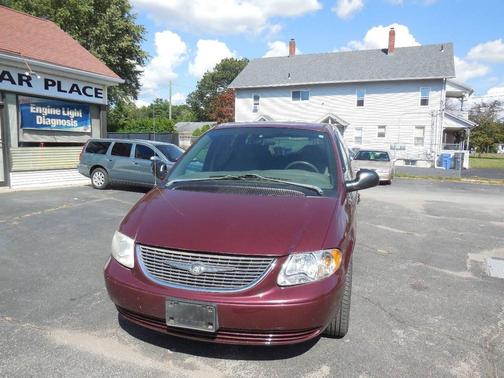2003 Chrysler Town & Country LX