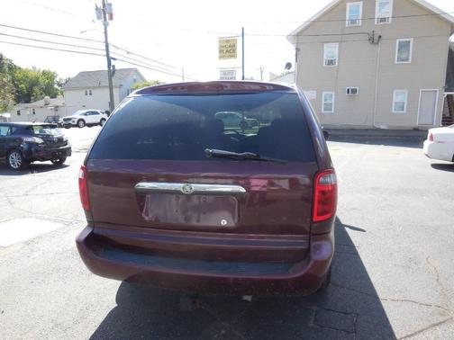 2003 Chrysler Town & Country LX