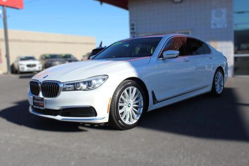 2019 BMW 740 i