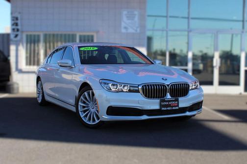 2019 BMW 740 i
