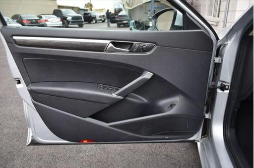 2018 Volkswagen Passat 2.0T SE