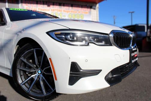 2019 BMW 330 i