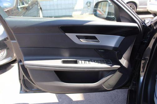 2020 Jaguar XF XF 25t Premium Sedan 4D