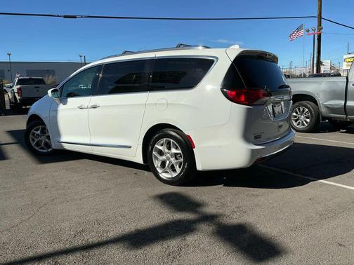 2018 Chrysler Pacifica Touring-L