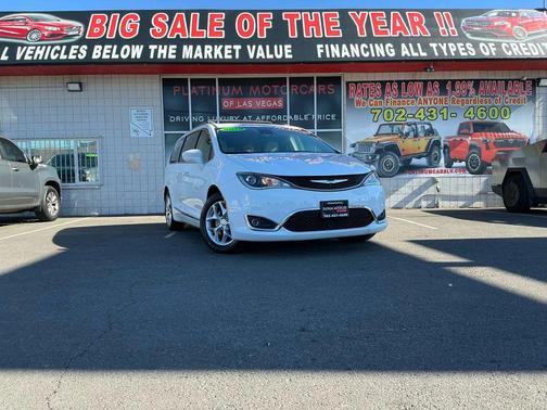 2018 Chrysler Pacifica Touring-L