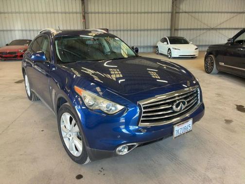 2015 INFINITI QX70 Base