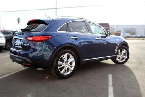 2015 INFINITI QX70 Base