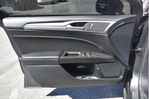 2020 Ford Fusion SE Hybrid Sedan 4D