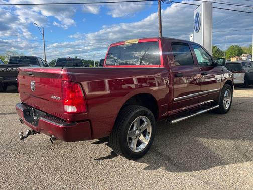 Delmonico Red Pearlcoat 2016 RAM 1500 Tradesman/Express