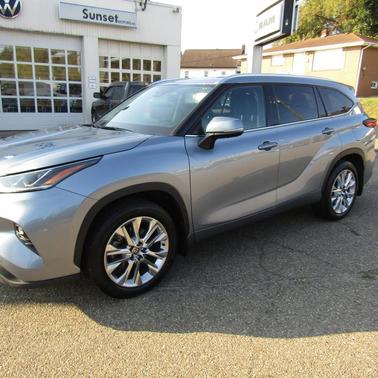 2022 Toyota Highlander Limited