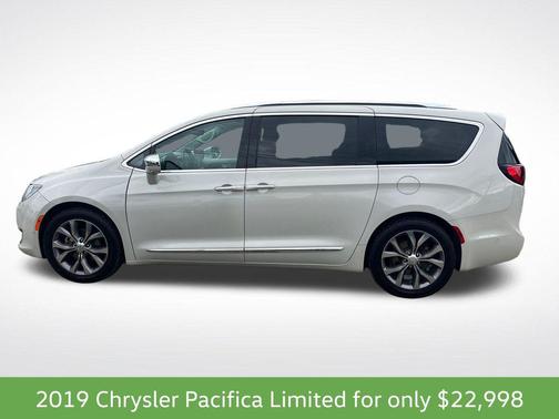 Luxury White Pearlcoat 2019 Chrysler Pacifica Limited