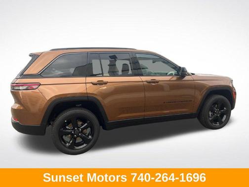 Copper Shino Metallic Clearcoat 2027 Jeep Grand Cherokee Limited