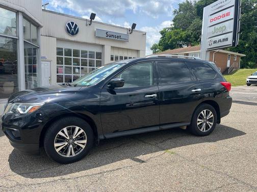 Magnetic Black 2018 Nissan Pathfinder S