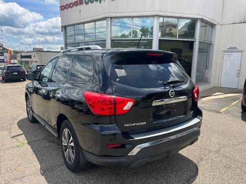 Magnetic Black 2018 Nissan Pathfinder S