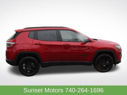 Red Hot Pearlcoat 2026 Jeep Compass Latitude