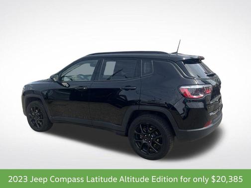 Diamond Black Crystal Pearlcoat 2023 Jeep Compass Latitude