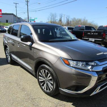 Quartz Brown Metallic 2020 Mitsubishi Outlander ES