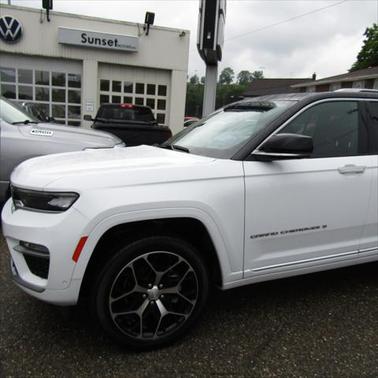 2022 Jeep Grand Cherokee Summit