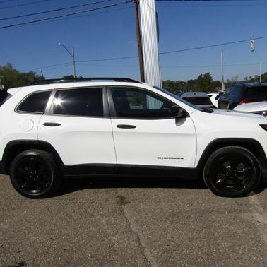 2017 Jeep Cherokee Sport