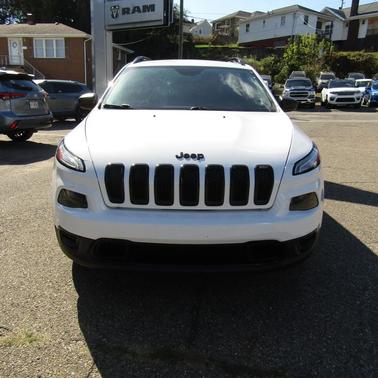2017 Jeep Cherokee Sport