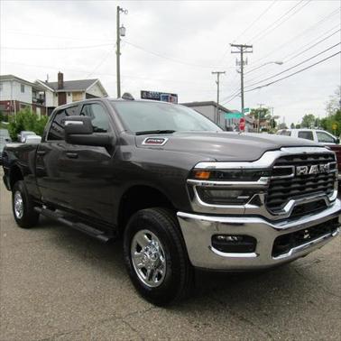 2025 RAM 2500 Tradesman Crew Cab 4x4 6'4' Box
