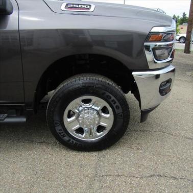 2025 RAM 2500 Tradesman Crew Cab 4x4 6'4' Box