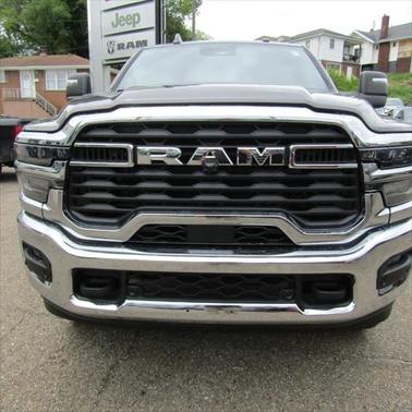2025 RAM 2500 Tradesman Crew Cab 4x4 6'4' Box