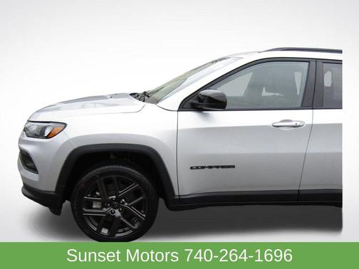 Silver Zynith Metallic Clearcoat 2026 Jeep Compass Latitude