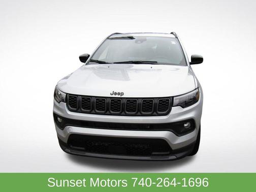Silver Zynith Metallic Clearcoat 2026 Jeep Compass Latitude