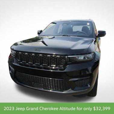 Diamond Black Crystal Pearlcoat 2023 Jeep Grand Cherokee Altitude
