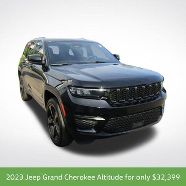 Diamond Black Crystal Pearlcoat 2023 Jeep Grand Cherokee Altitude